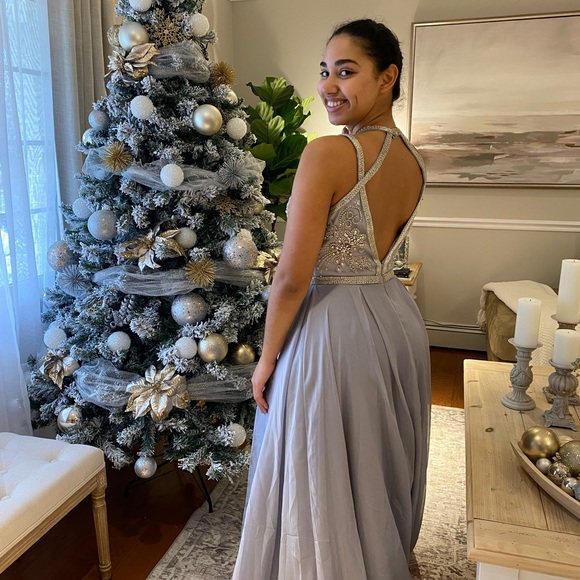 Beautiful one-of-a-kind ballgown perfect for prom, sweet16, and former locations - Picture 5 of 16